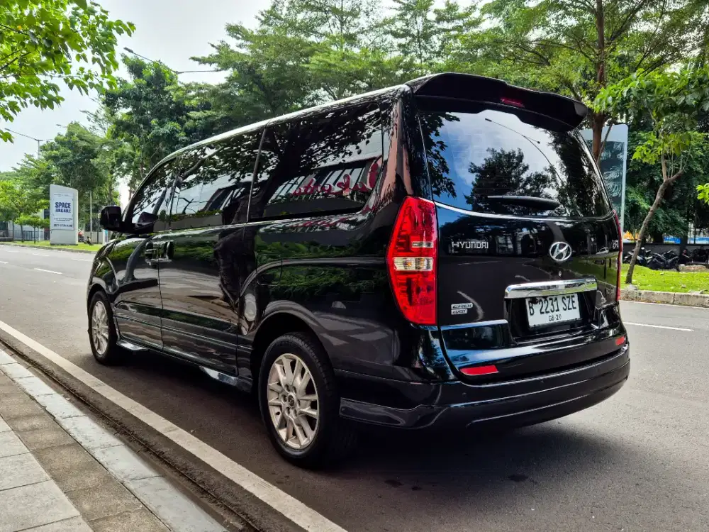 Hyundai H1 Royale CRDI Diesel 2018 LOW KM KONDISI ANTIK CASH