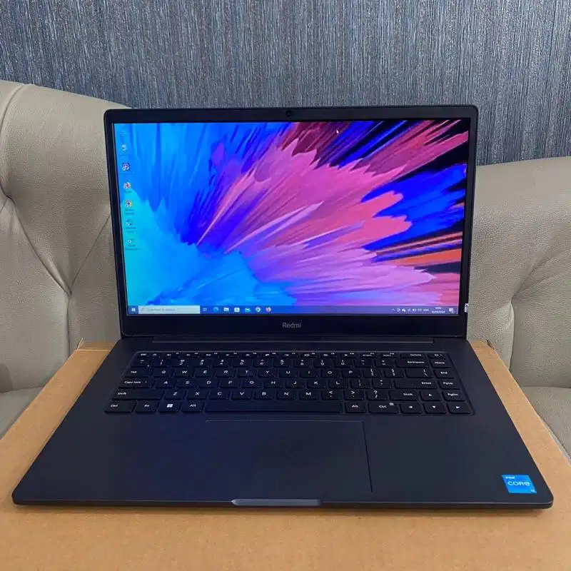 LAPTOP REDMIBOOK 15.Core i3 Gen11.RAM 8GB.SSD 256GB.Baterai Awet ±5Jam