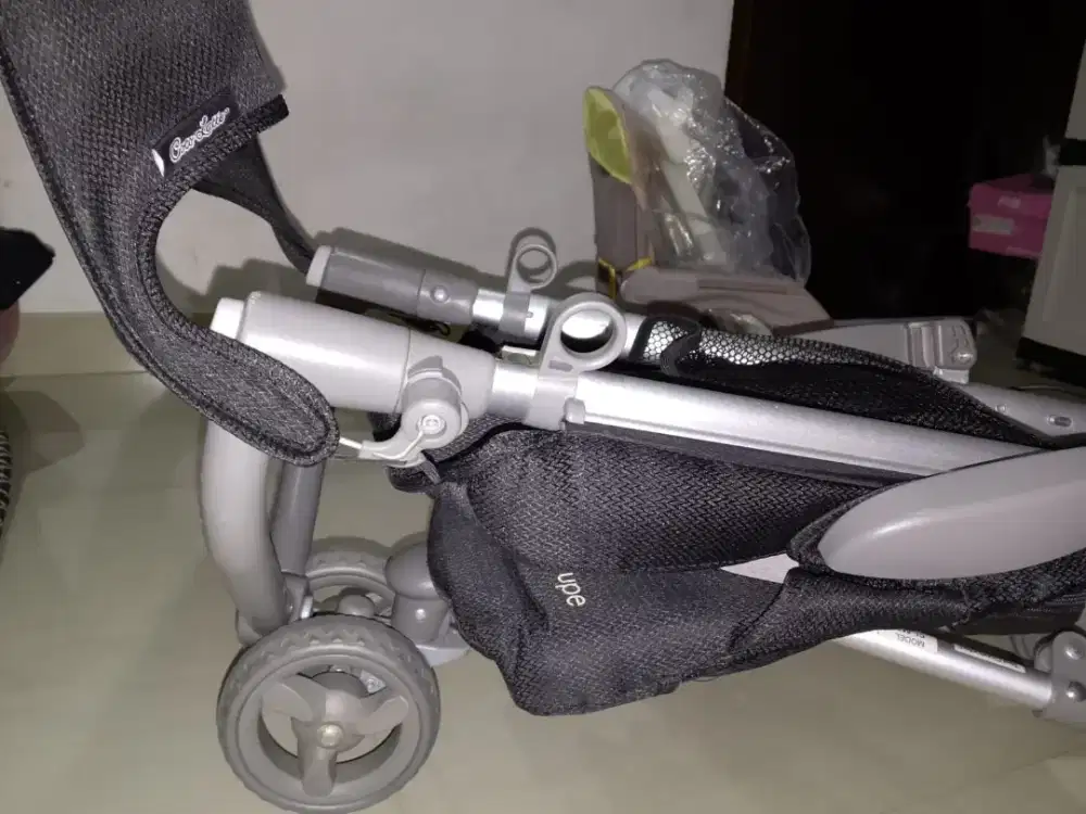 PRELOVED STROLER TRAVELING
