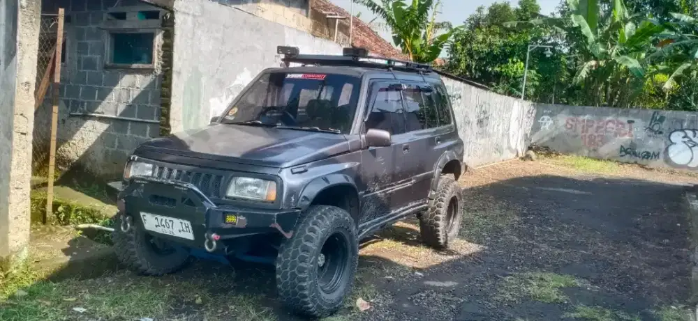Suzuki vitara thn 1992 mesin joss ac dingin pajak hidup