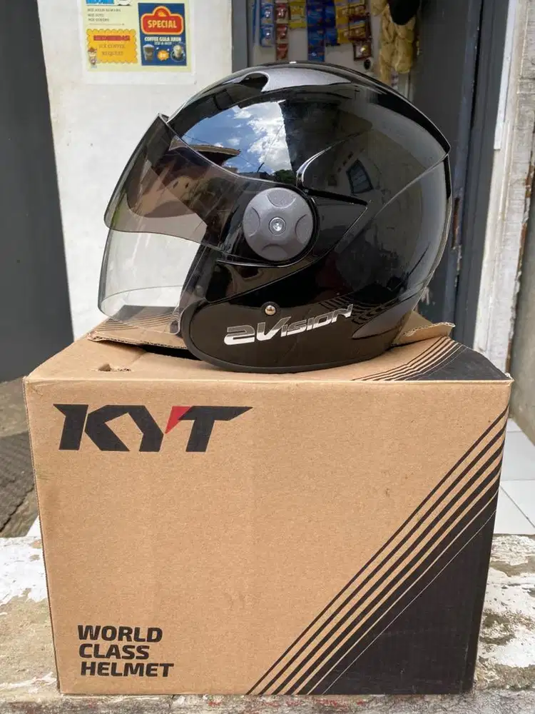 Helm KYT 2Vision
