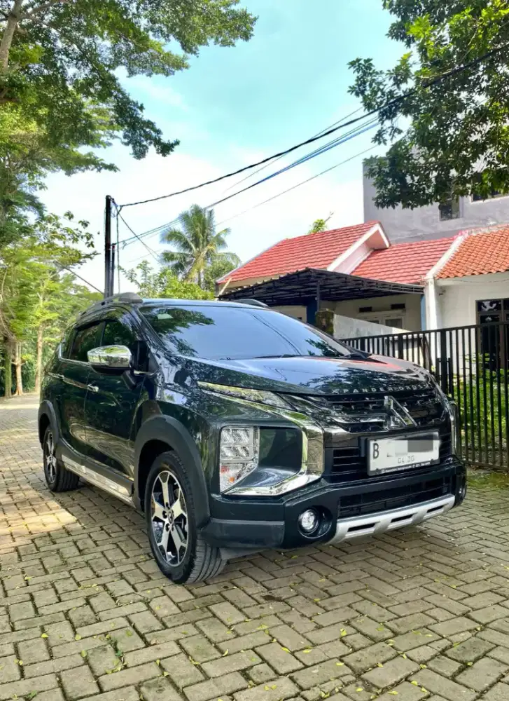 DIJUAL CEPAT MITSUBISHI XPANDER CROSS PREMIUM PACKAGE MATIC TAHUN 2020