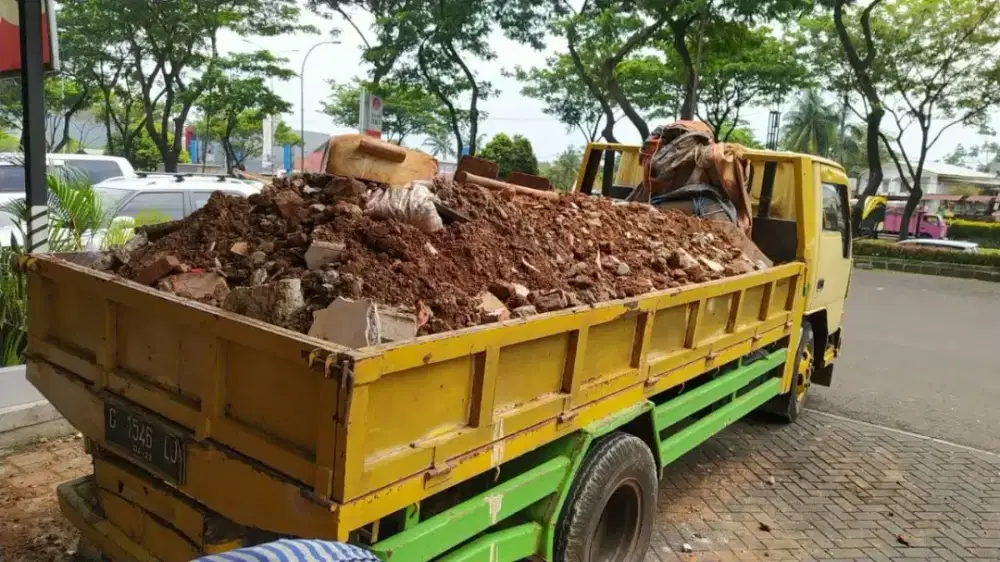 Urugan puing murni tanah campur tanah merah