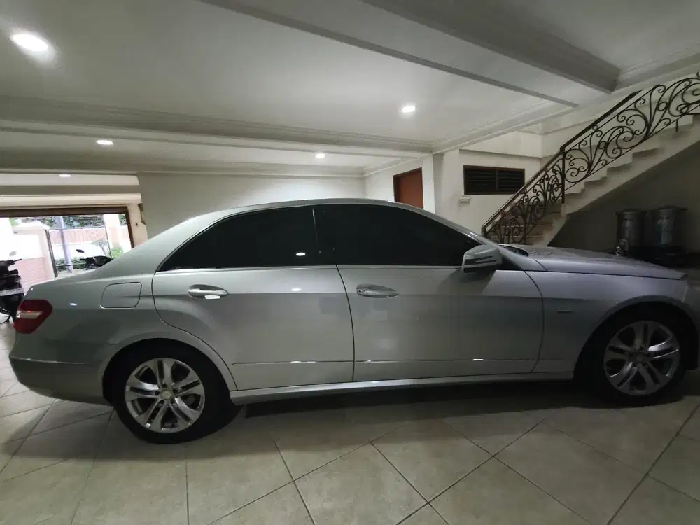 Mercedes-Benz E250 2010 Bensin