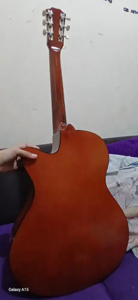 DIJUALL Gitar akustik