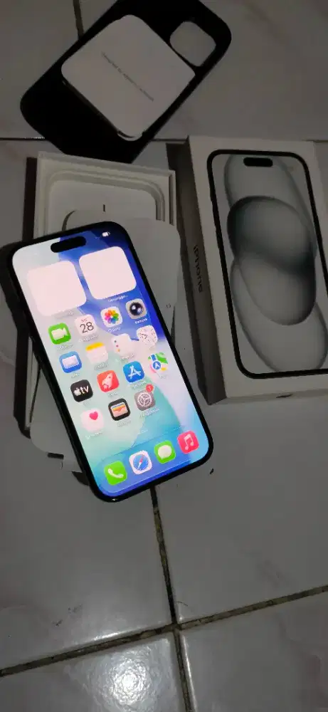 iPhone 15 Besic lengkap ORI bh 98