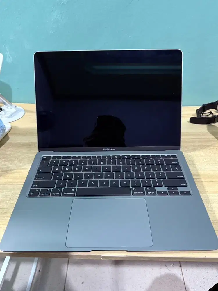 Macbook Air M1 8/256 Abu-abu Fullset