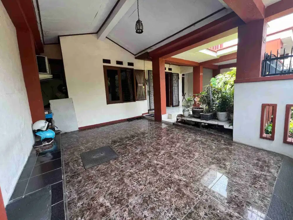 Jual cepat Rumah 2lantai siap Huni,SHM@jalan utama komplek 7menit ke stasiun bekasi Timur,Aren jaya