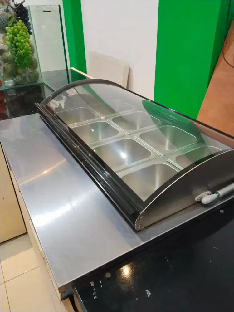 Etalase Pan Salad Buah & Sayur