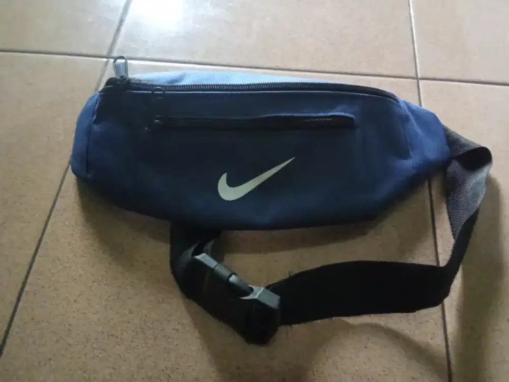 Tas pinggang murah 99 % baru