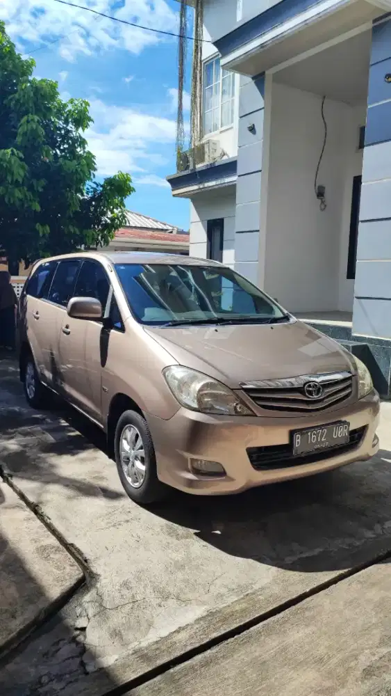 Toyota innova g mt 2010 Bensin