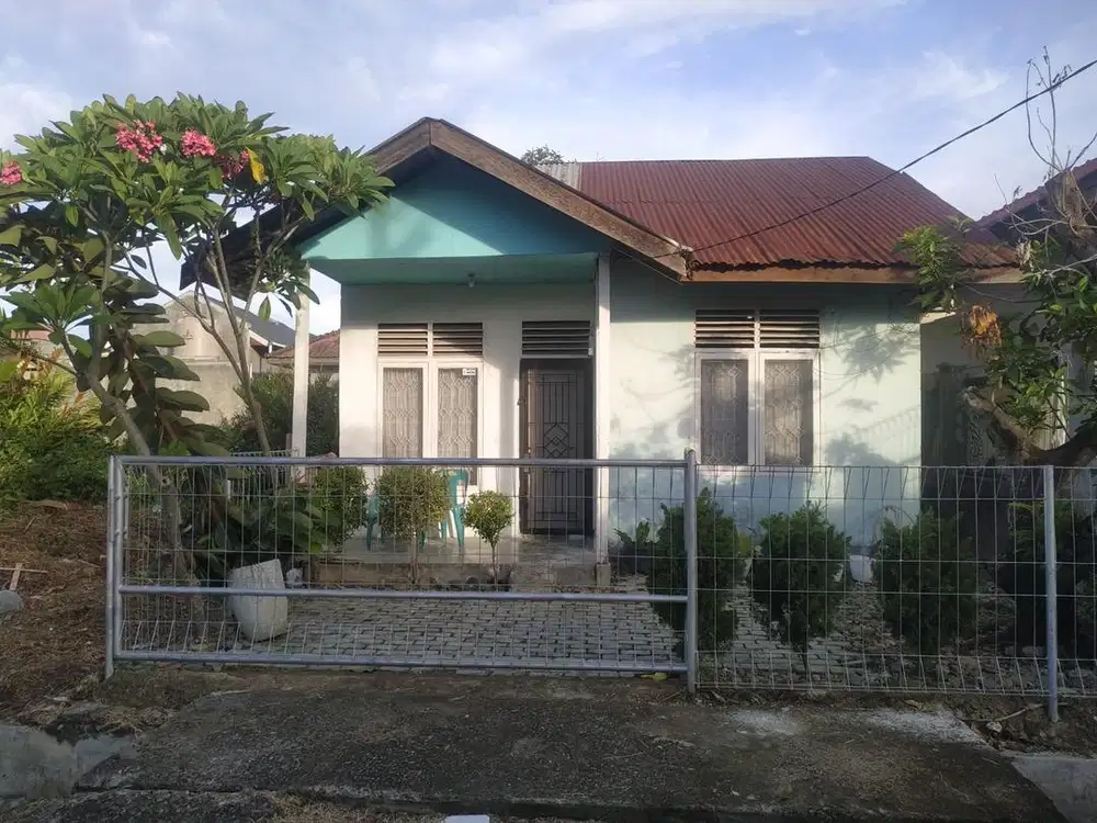 Rumah Disewakan Pertahun! Lokasi Strategis & Lingkungan Aman