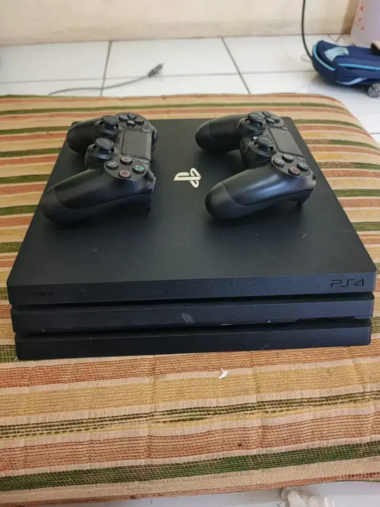 Sedang mencari ps4 atau playstation 4 sya ingin beli ps 4 bisa tawarin