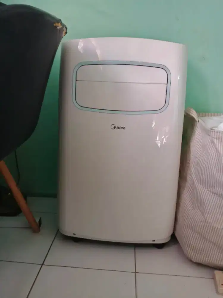 AC Portable Midea 1 PK Jarang Dipakai