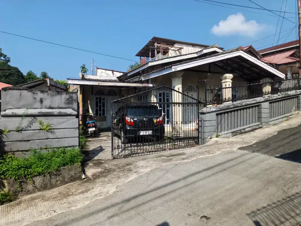 Dijual rumah strategis tengah kota