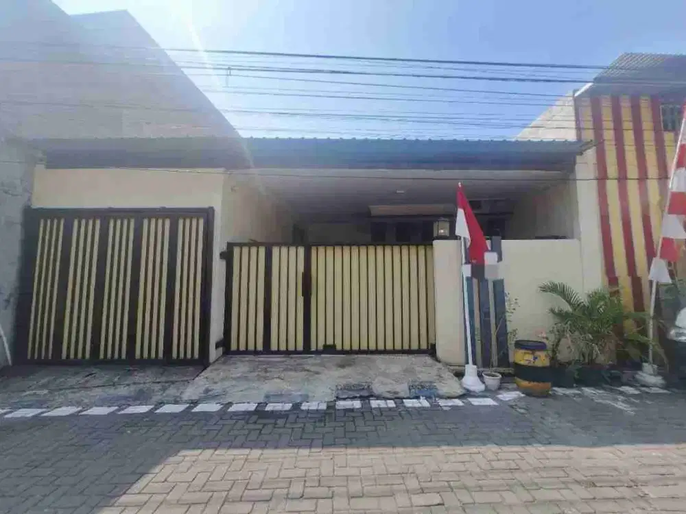 RUMAH CANTIK DI JL MERPATI BARAT PEDURUNGAN TENGAH SEMARANG
