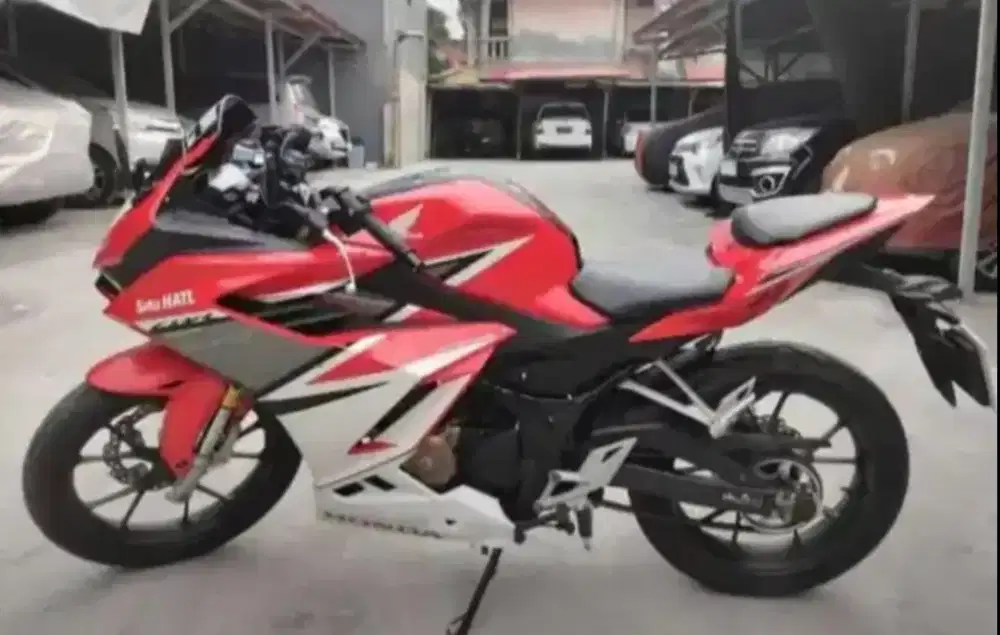 Honda CBR 150R 2021,surat lengkap,motor jarang pakai