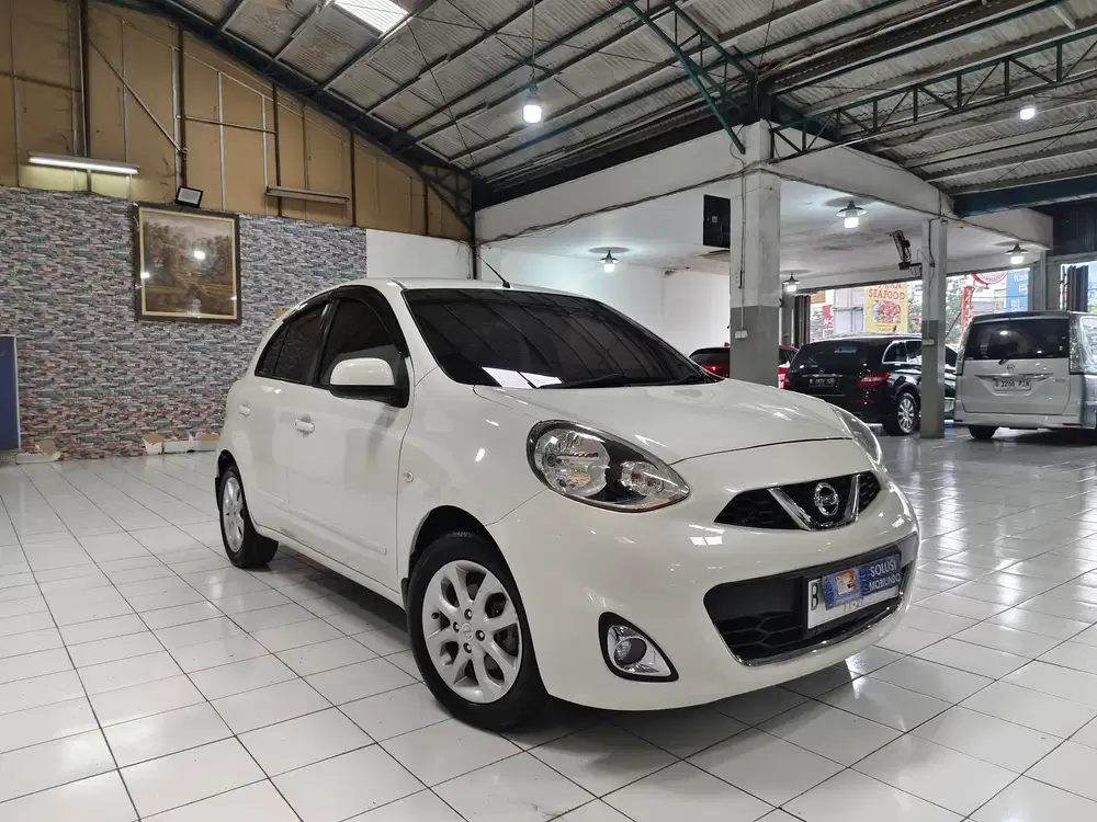 (Km 60rb ) NISSAN MARCH XS 1.5 Bensin AT 2014 Putih