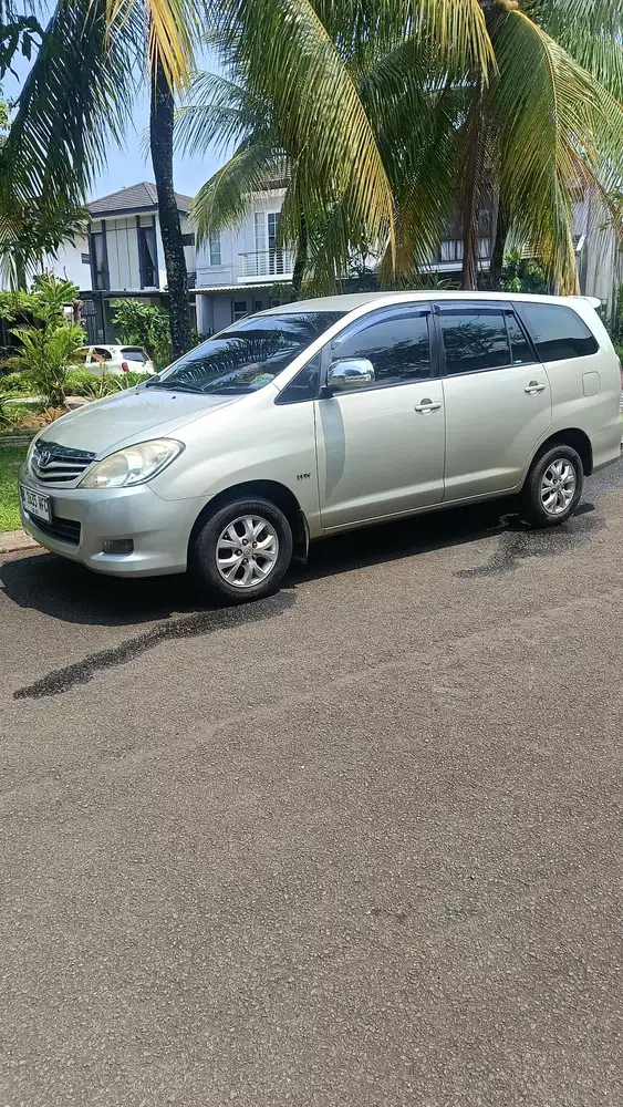 Toyota Kijang Innova 2009 Bensin