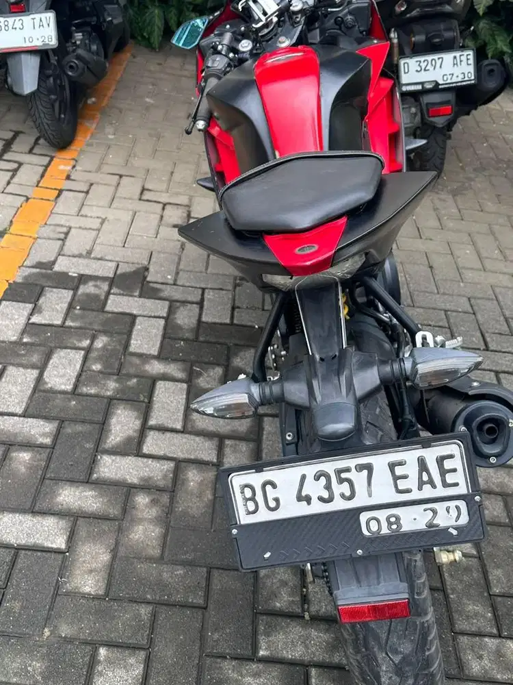 YAMAHA R15 V2 TAHUN 2014