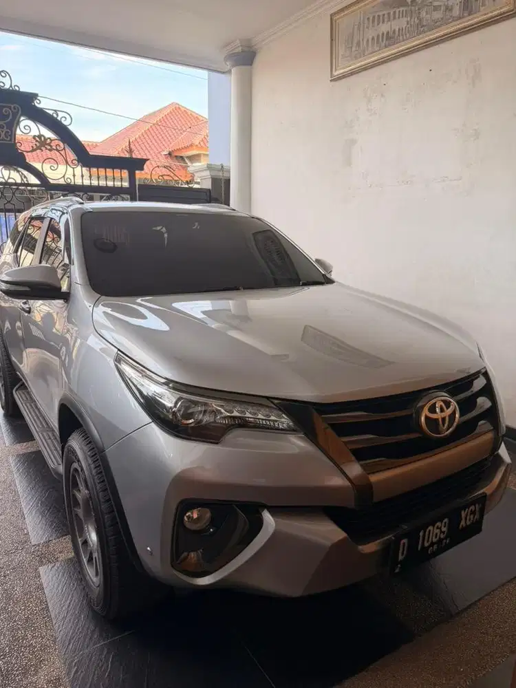Fortuner VRZ 2.4 AT Diesel 2016 – Istimewa, Tangan Pertama, Low KM