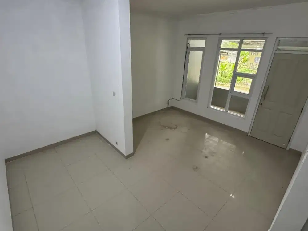 Dijual Rumah 2 Lantai Nyaman Siap Huni Minimalis Lokasi di Komplek Perumahan Kolonel Masturi Cimahi Bandung