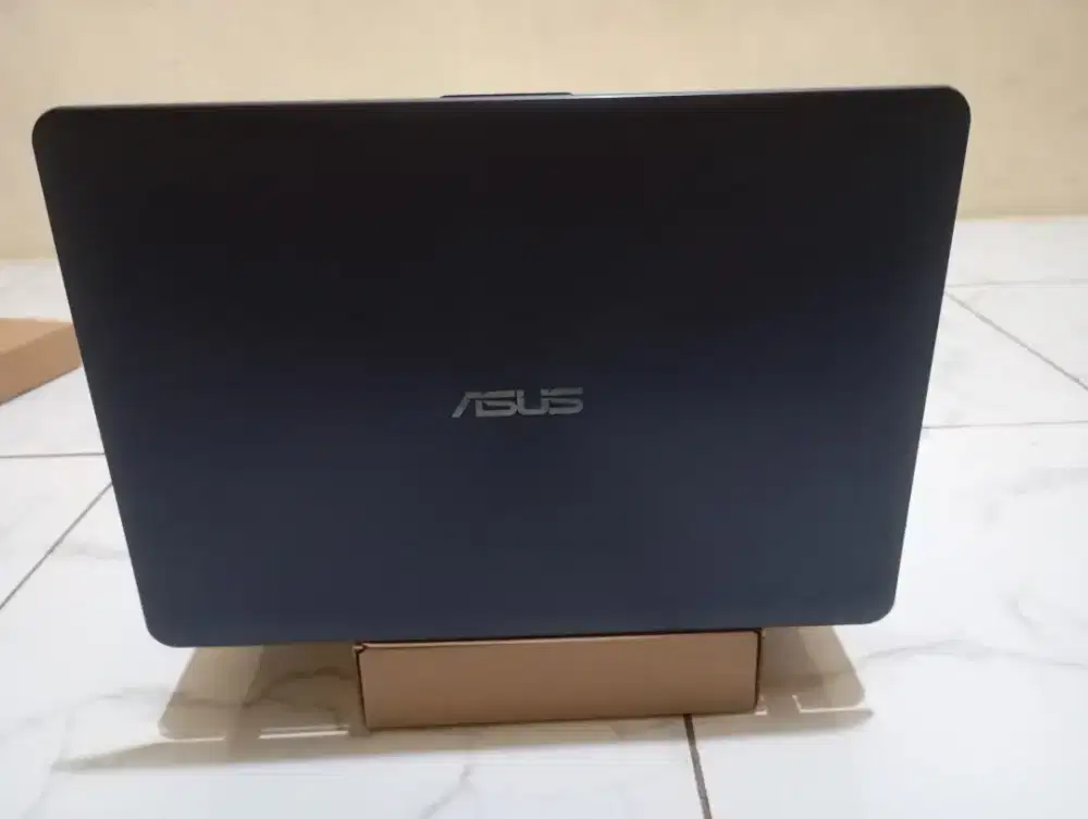 Laptop Asus Vivobook