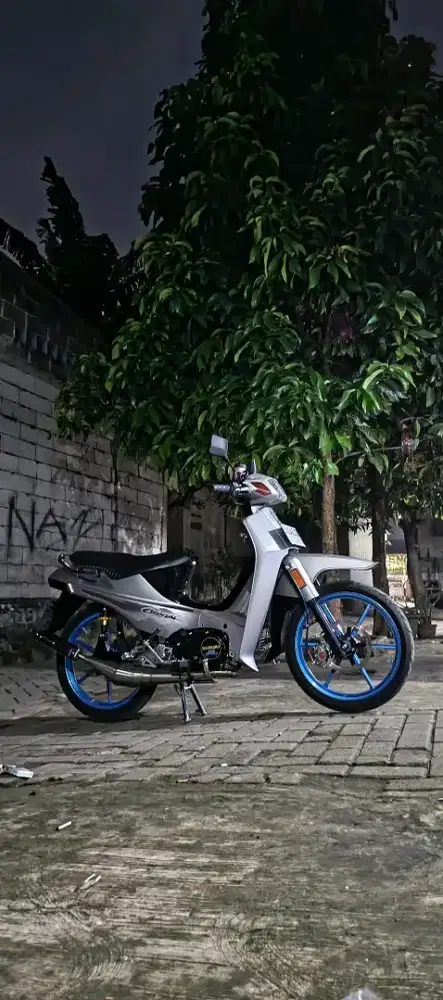 Suzuki Crystal Tahun 1990