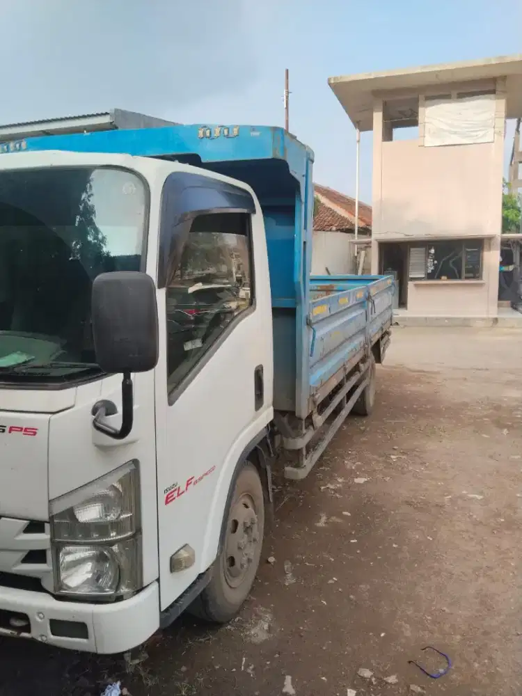 Truk isuzu di jual