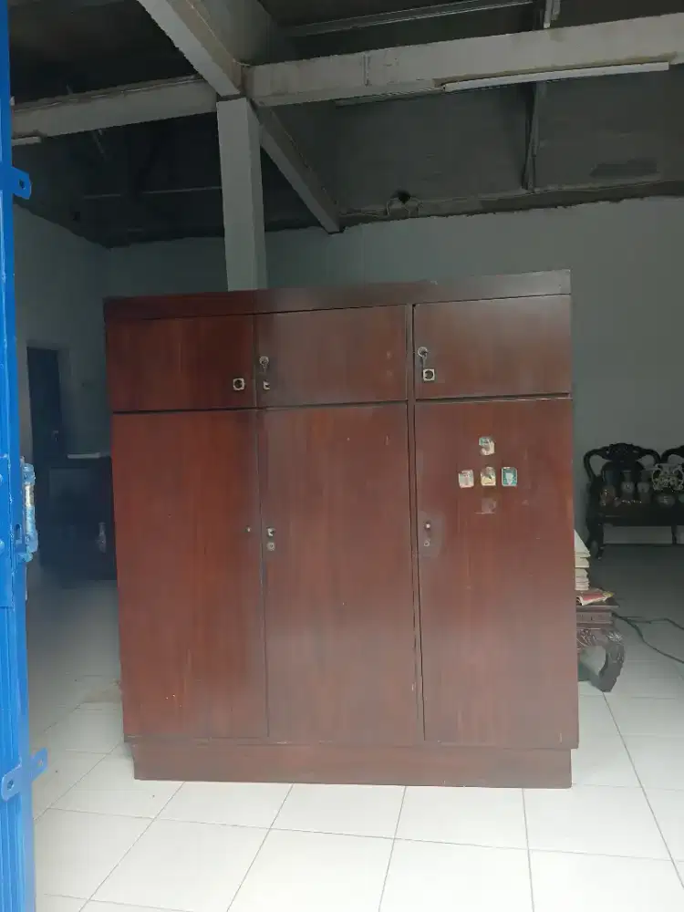 Lemari pakaian kabinet jati tua pintu 6