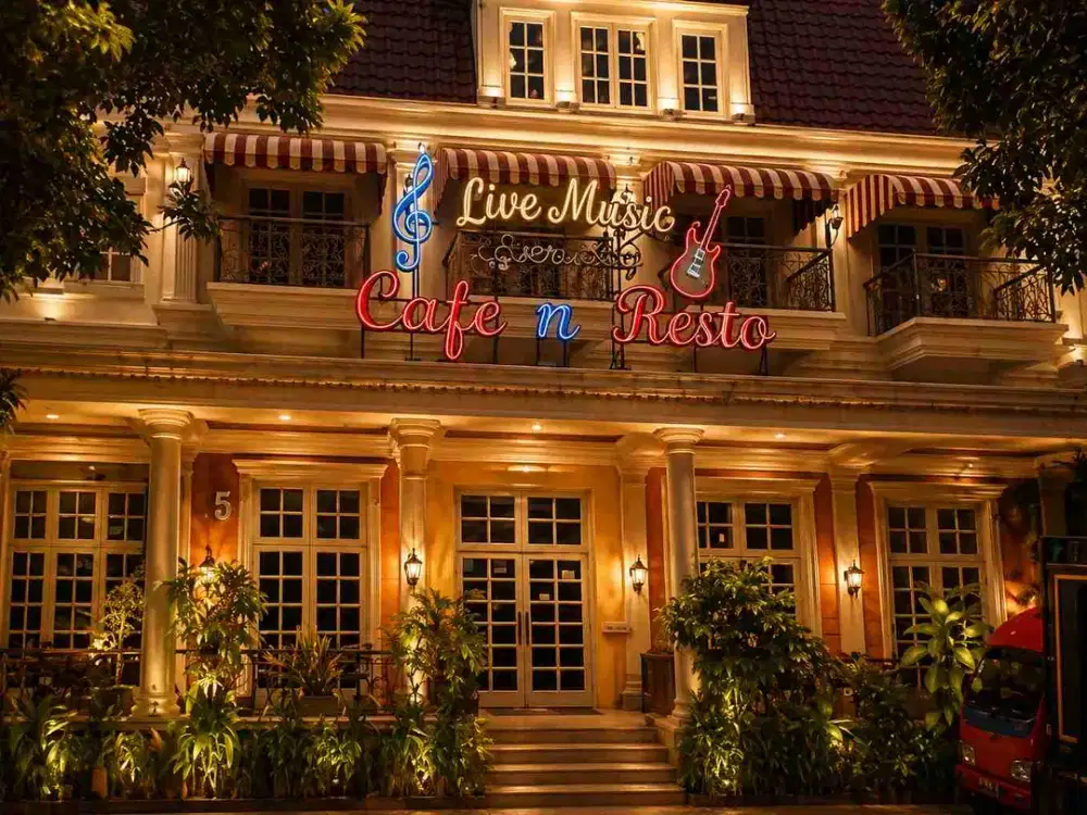 Turun Harga Gedung Eks Resto Lokasi Premium Kebayoran Baru