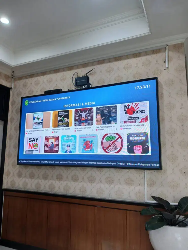 DIGITAL SIGNAGE 55IN