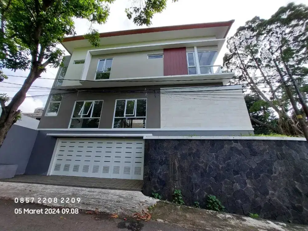 RUMAH BARU STRATEGIS DI CIGADUNG DAGO BANDUNG Dengan Desain Modern