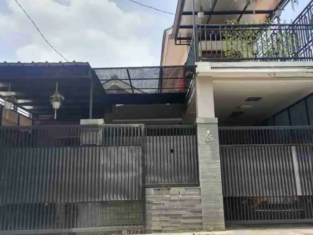 Turun Harga Rumah 2,5  Lantai Terawat di Cisaranten Wetan Bandung Kota