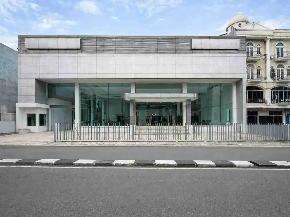 Gedung Raya Radio Dalam Kebayoran Baru