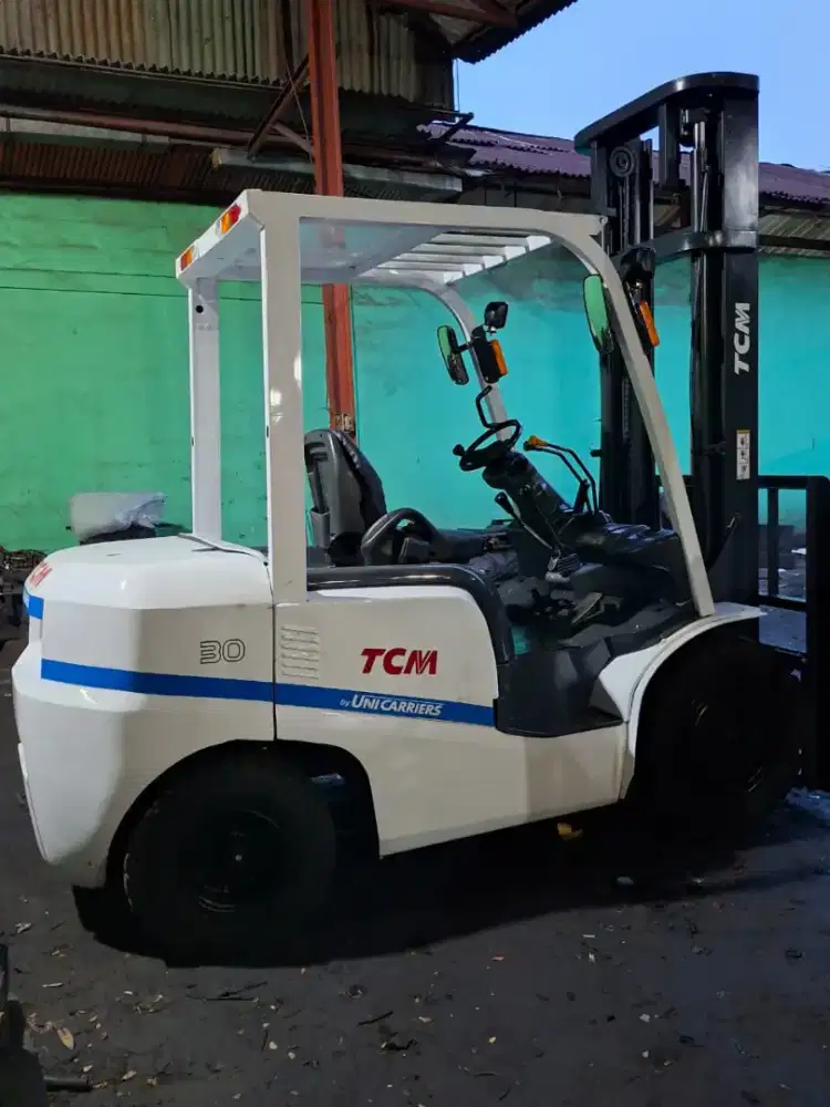 Forklift TCM 3 Ton,Manual, Tiang 4 Meter,Mesin Isuzu C240,Tahun 2018