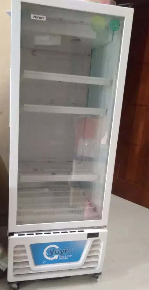 Lemari pendingin, showcase