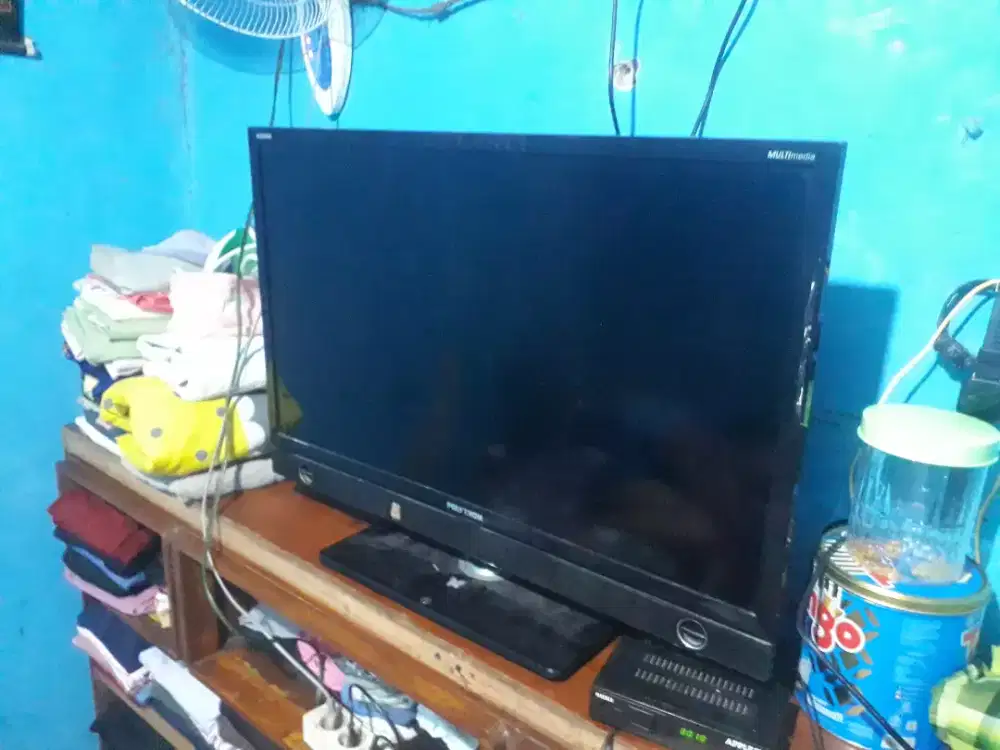 Led polytron 32in berikut stb antena nya