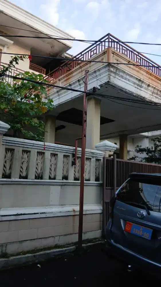 Rumah strategis dekat TMII, tol,  kampus dan kantor