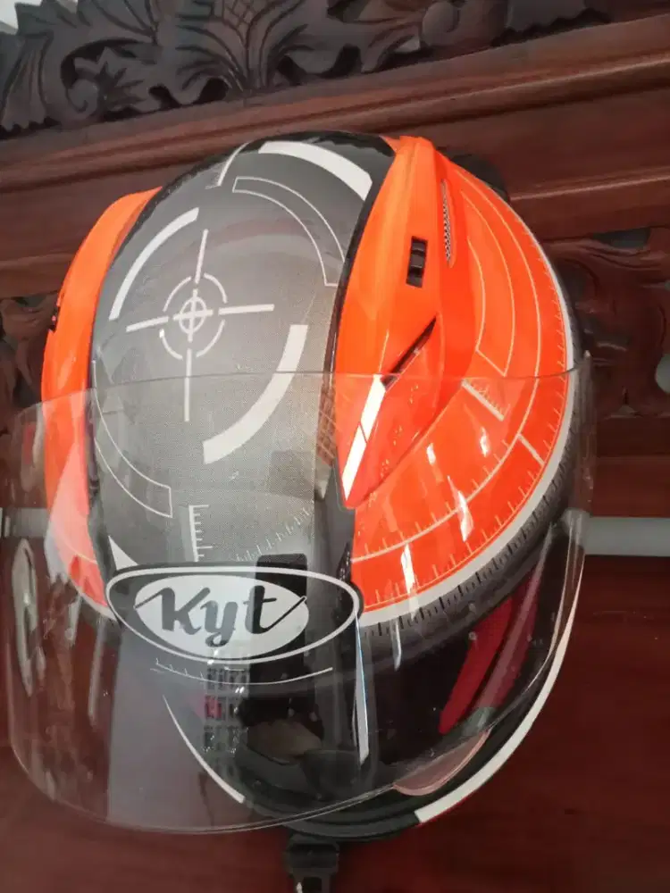 Helm KYT original,,minus pemakaian,, barang kinclong,terawat like new