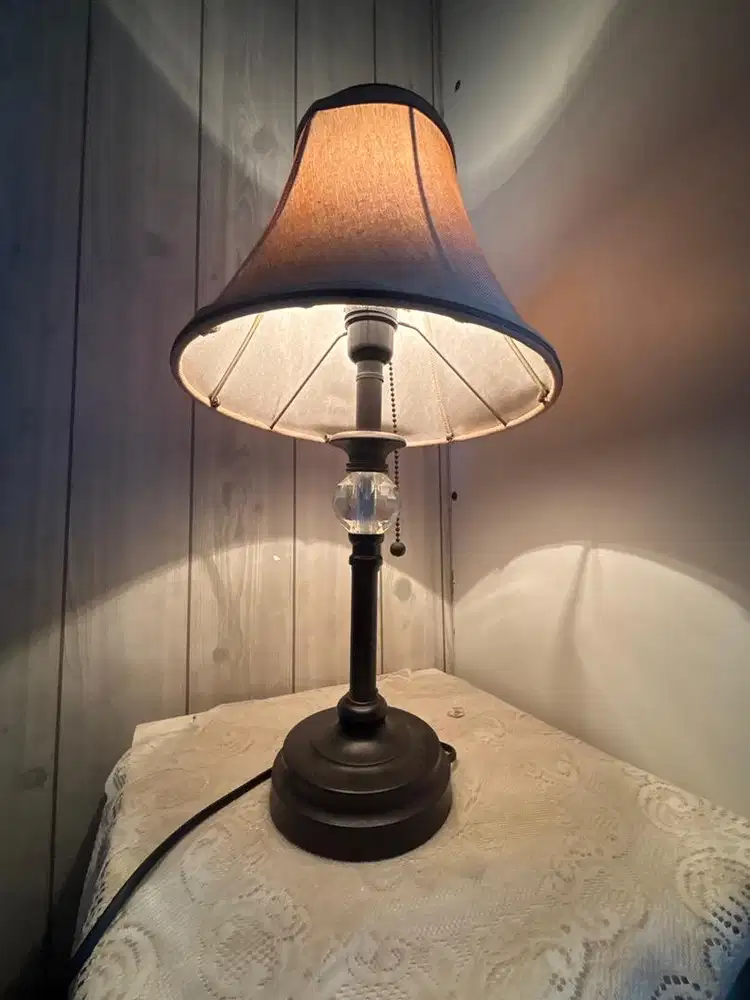 Lampu Meja Aesthetic – Cocok Dekor Kamar & Mood Lighting!