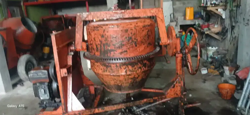 Molen cor second, alat berat bekas