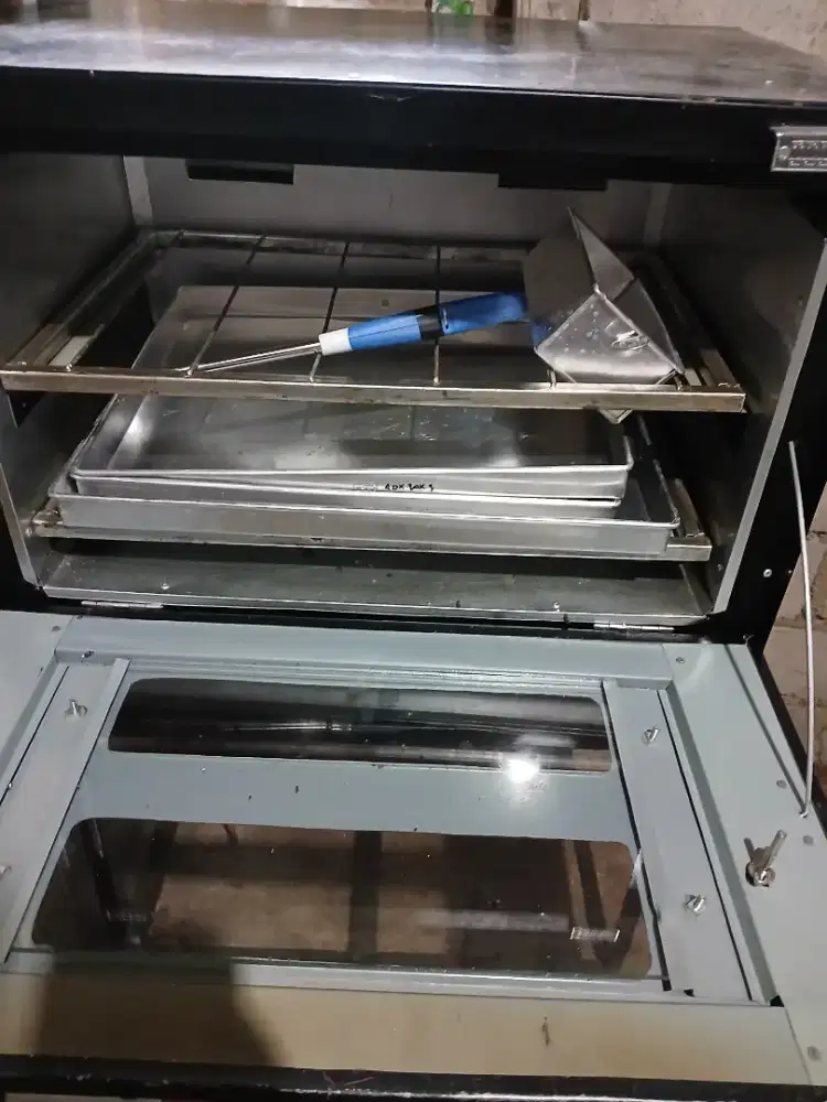 Oven Gas api atas Bawah