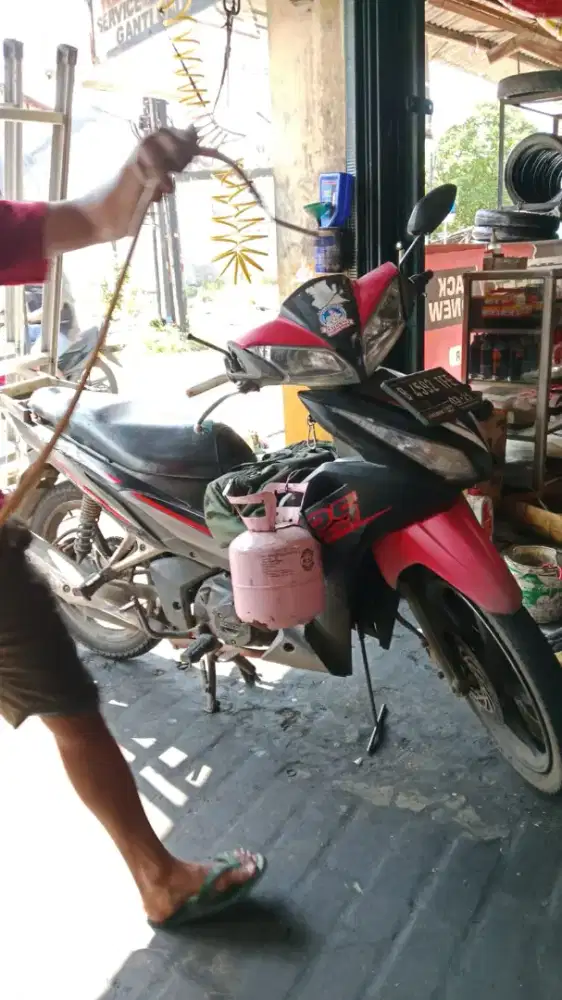 Helper teknisi AC