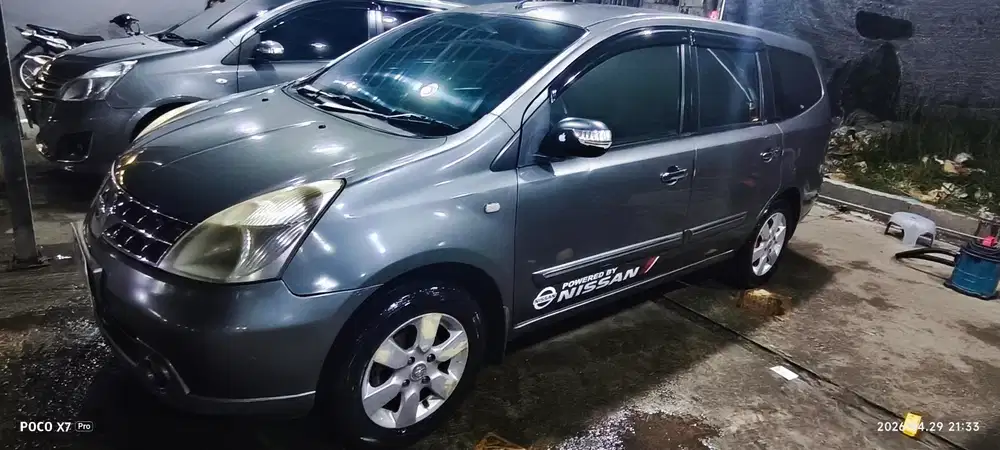 Nissan Grand livina 2011 Bensin