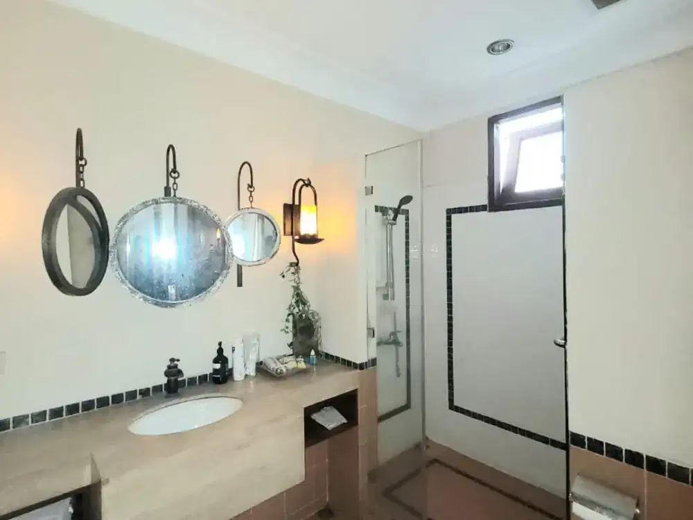 Tanah Luas & Sangat Cantik! Rumah Di Sektor 9 Bintaro — Lokasi Strategis, Siap Huni & SHM  (SP 0878)