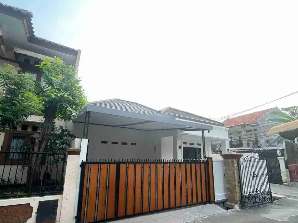 Rumah Baru Posisi Hook di Rempoa Dekat Ke MRT Lebak Bulus