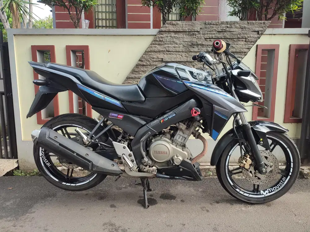 DIJUAL YAMAHA VIXION ADVANCE TAHUN 2015