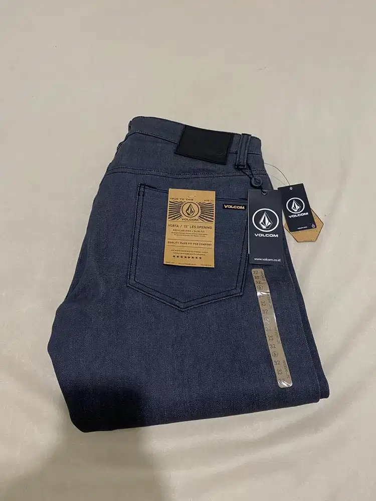 Celana Jeans Volcom Original Size: 32 ( BARU )
