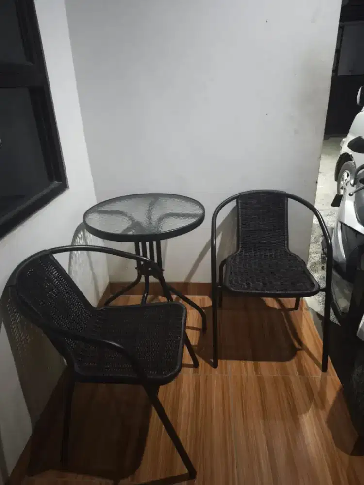 Kursi + meja teras sett meja kaca